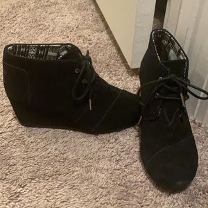 TOMS Wedges (Black) Size 8.5
